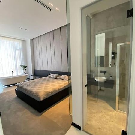 דירות פרישטינה Luxury Penthouse Prishtina מראה חיצוני תמונה
