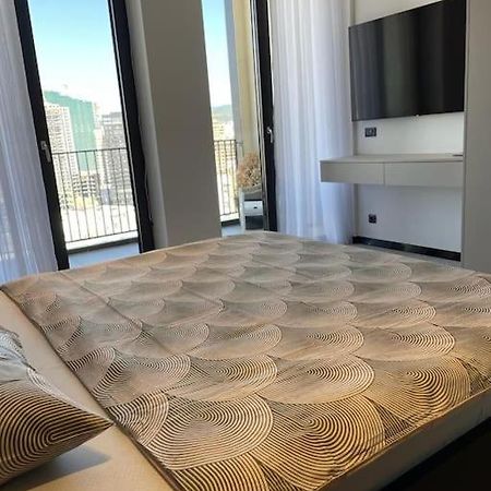 דירות פרישטינה Luxury Penthouse Prishtina מראה חיצוני תמונה