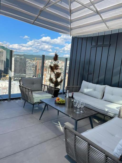 דירות פרישטינה Luxury Penthouse Prishtina מראה חיצוני תמונה
