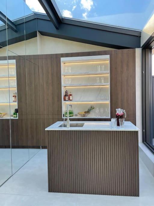 דירות פרישטינה Luxury Penthouse Prishtina מראה חיצוני תמונה