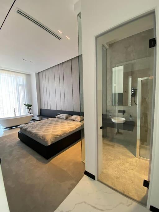 דירות פרישטינה Luxury Penthouse Prishtina מראה חיצוני תמונה