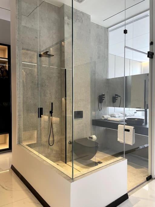 דירות פרישטינה Luxury Penthouse Prishtina מראה חיצוני תמונה
